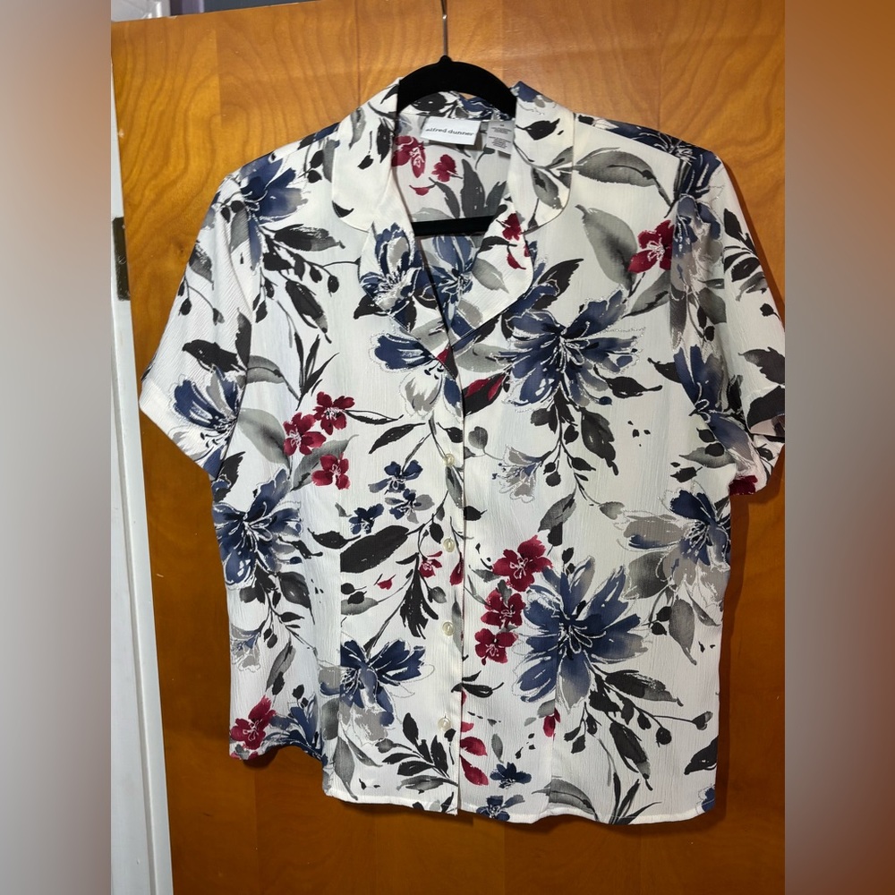 Alfred Dunner White Floral Shirt, size 14